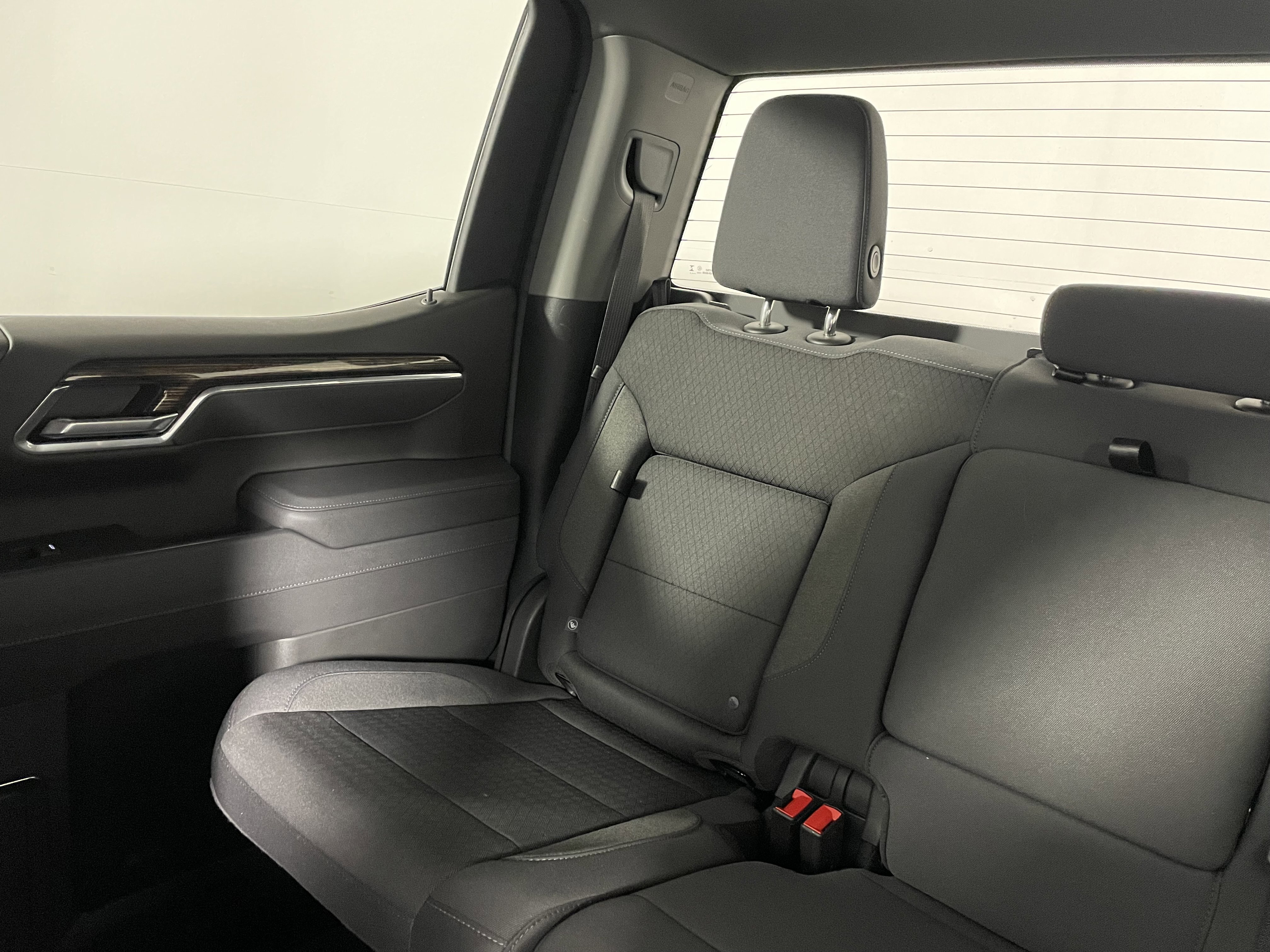 Used 2025 GMC Sierra 1500 Elevation image 13