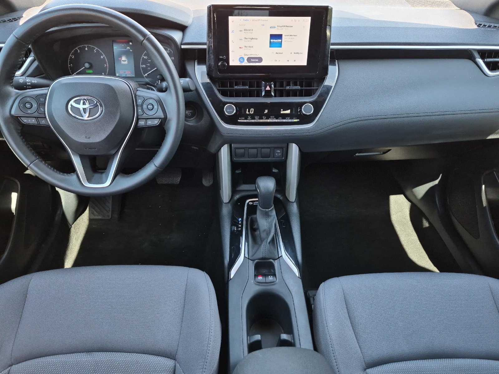 Used 2024 Toyota Corolla Cross AWD Hybrid image 12