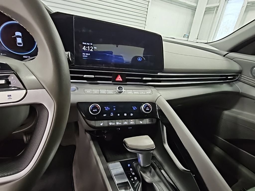 Used 2023 Hyundai Elantra SEL w/ Convenience Package FWD image 14