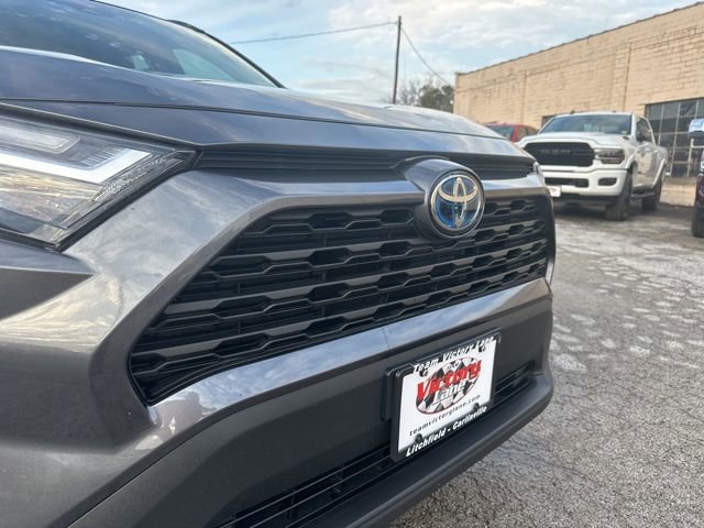 Used 2022 Toyota RAV4 XLE Premium image 6