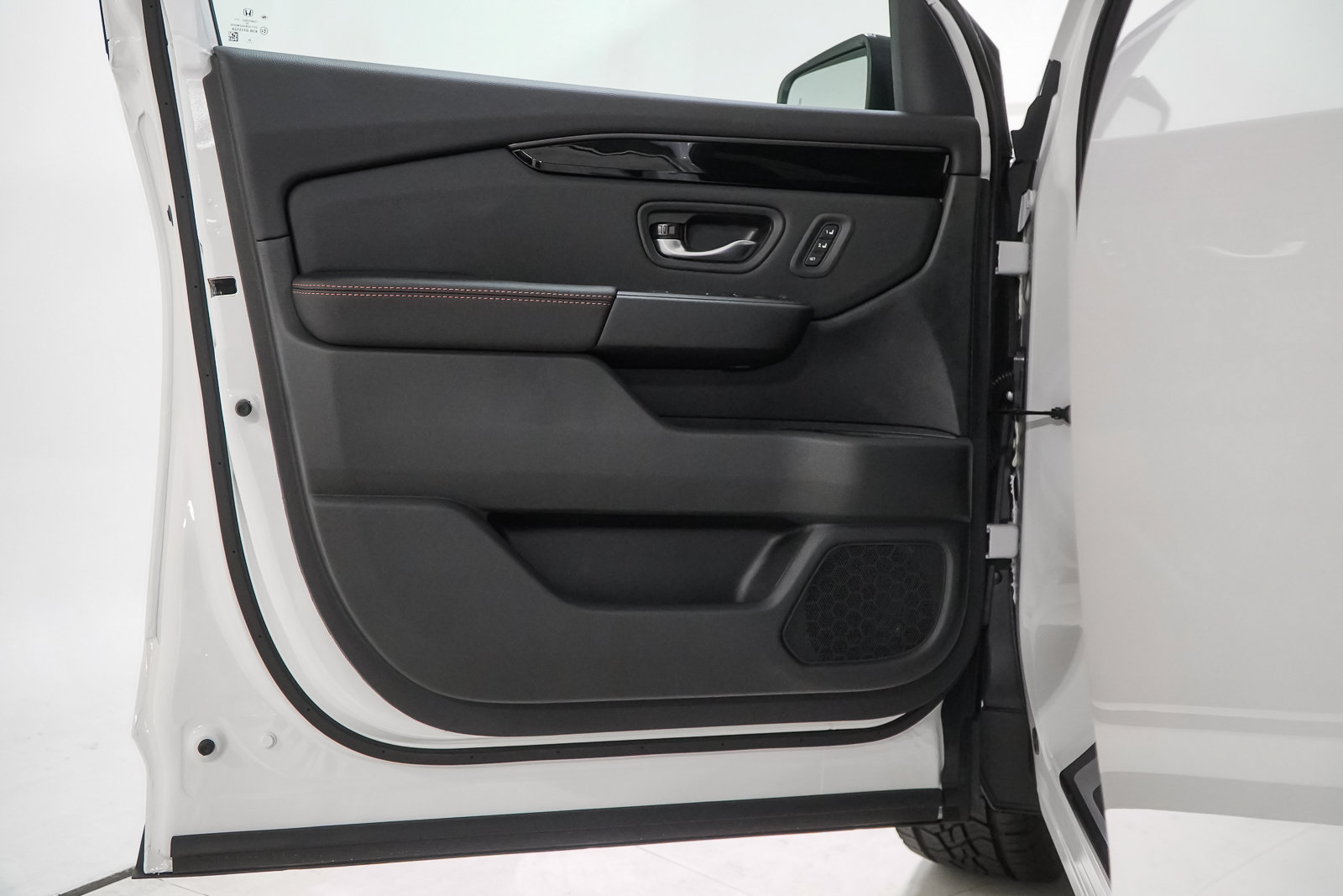 New 2026 Honda Pilot TrailSport image 14