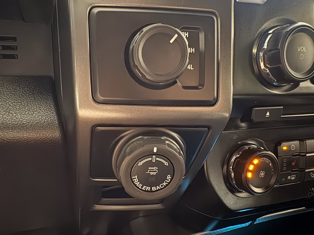 Used 2017 Ford F150 XLT w/ Equipment Group 302A Luxury AWD/4WD image 37