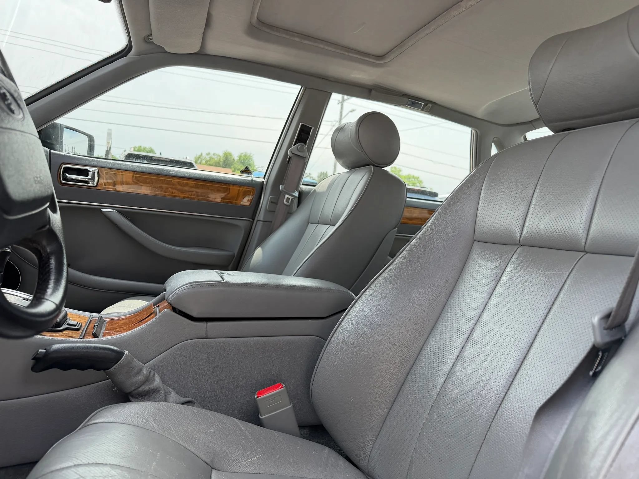 Used 1994 Jaguar XJ6 RWD image 21