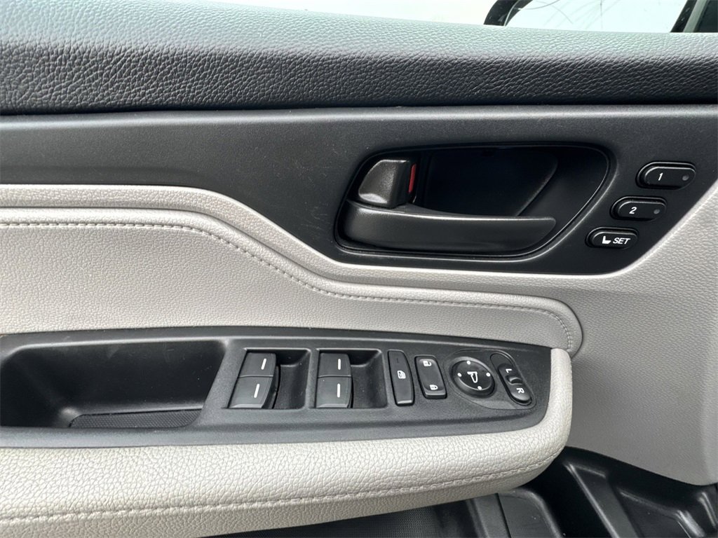 Used 2023 Honda Odyssey EX-L image 15