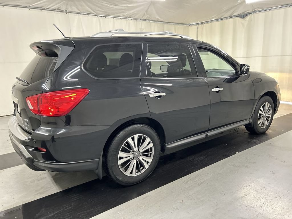 Used 2017 Nissan Pathfinder SL w/ Trailer Tow Package AWD/4WD image 2