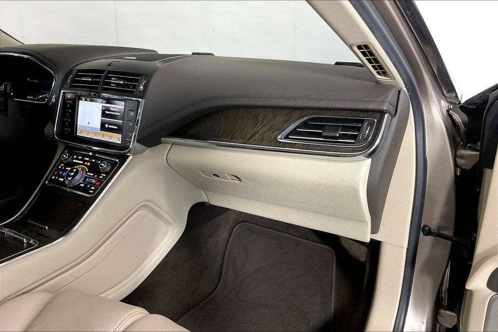 Used 2019 Lincoln Continental Reserve AWD/4WD image 19