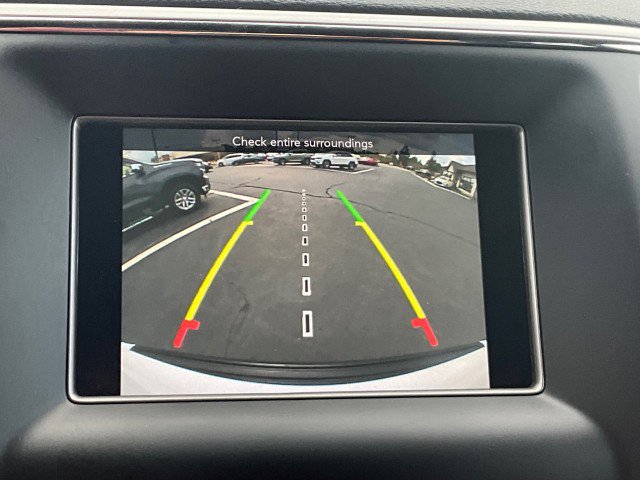 Used 2020 Jeep Grand Cherokee Laredo image 16
