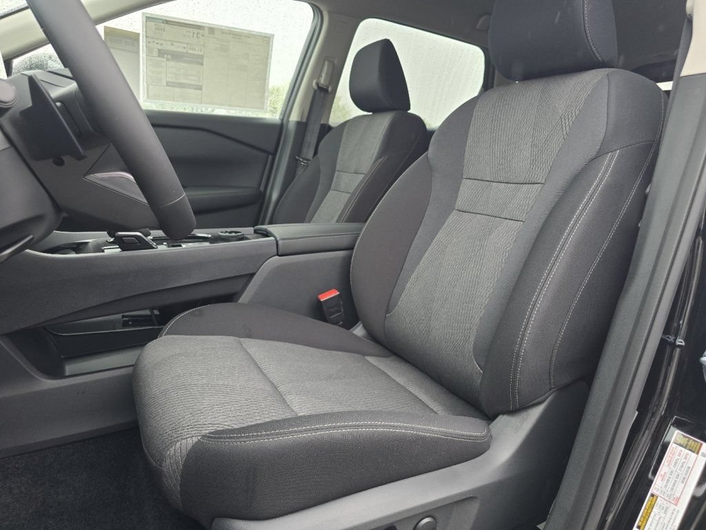New 2026 Nissan Rogue SV w/ Cold Weather Package AWD/4WD image 17