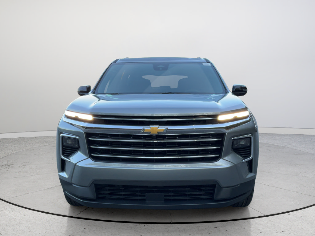 New 2027 Chevrolet Traverse LT w/ LPO, Floor Liner Package FWD image 2