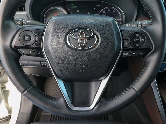 Used 2022 Toyota Venza XLE image 17