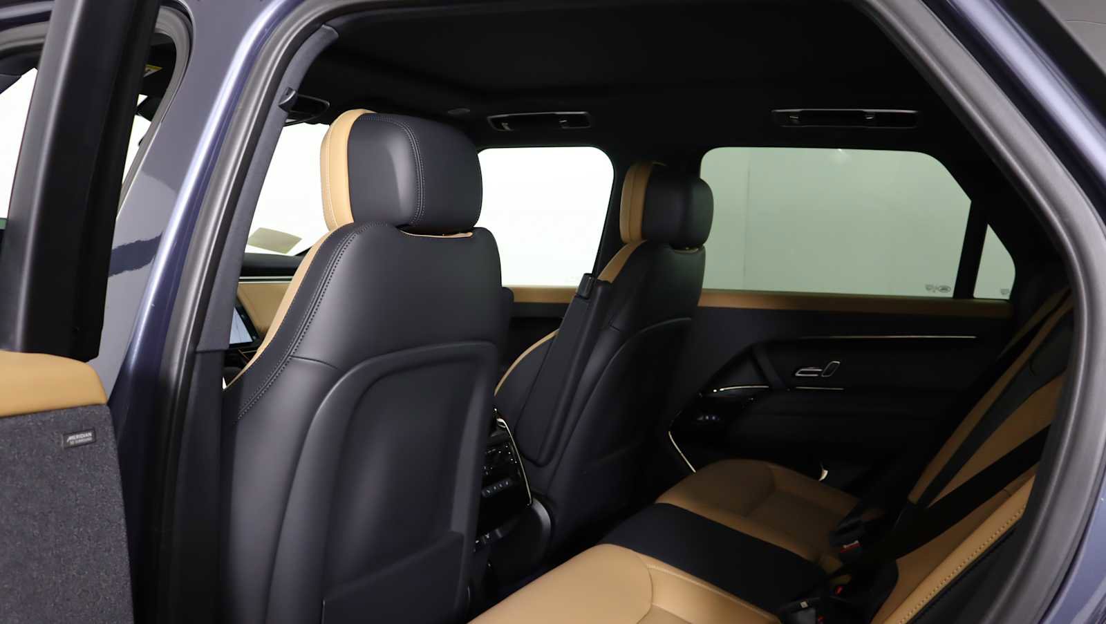 Used 2025 Land Rover Range Rover Sport Dynamic SE image 23