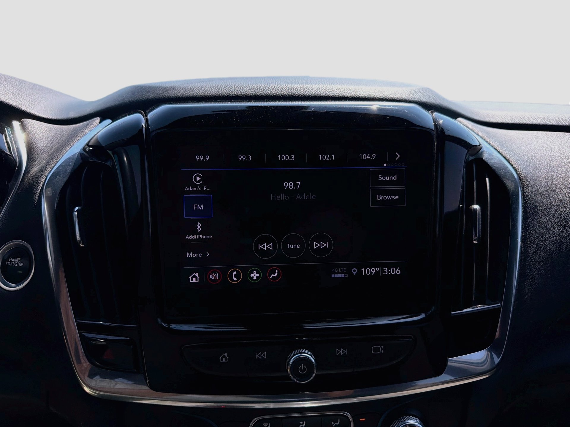 Used 2022 Chevrolet Traverse LT FWD image 17