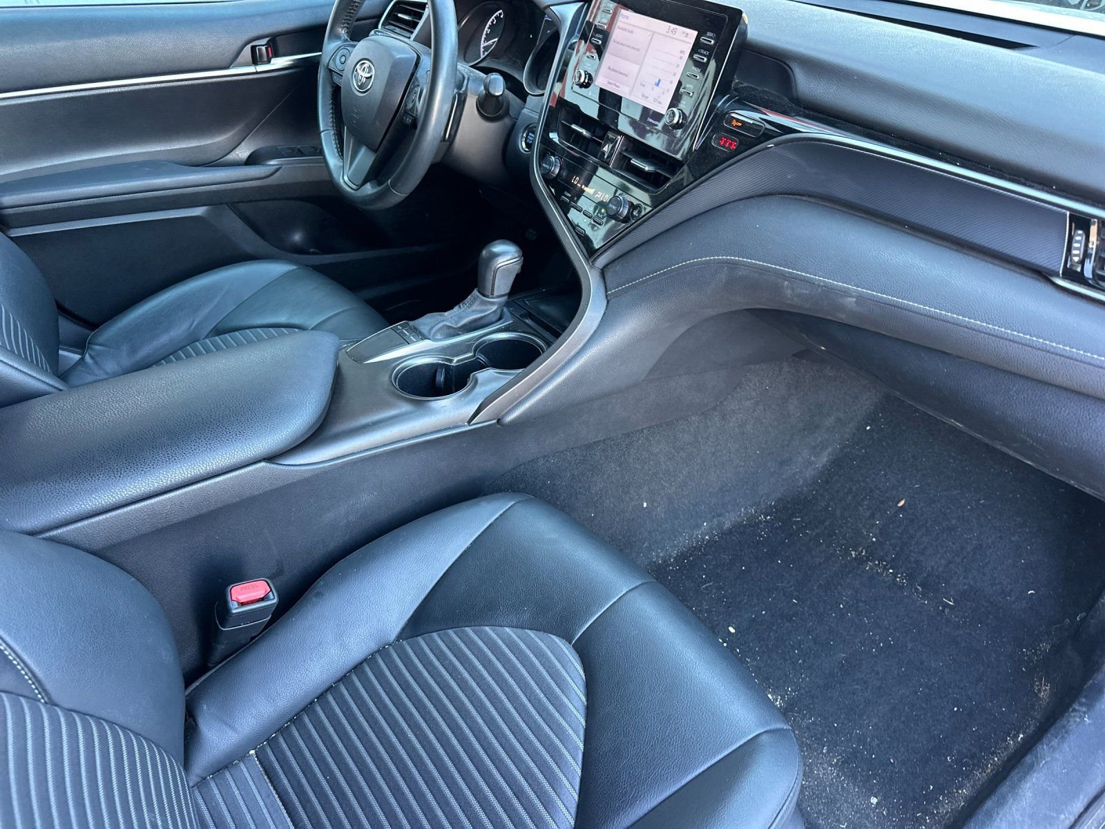 Used 2023 Toyota Camry SE w/ Convenience Package image 14