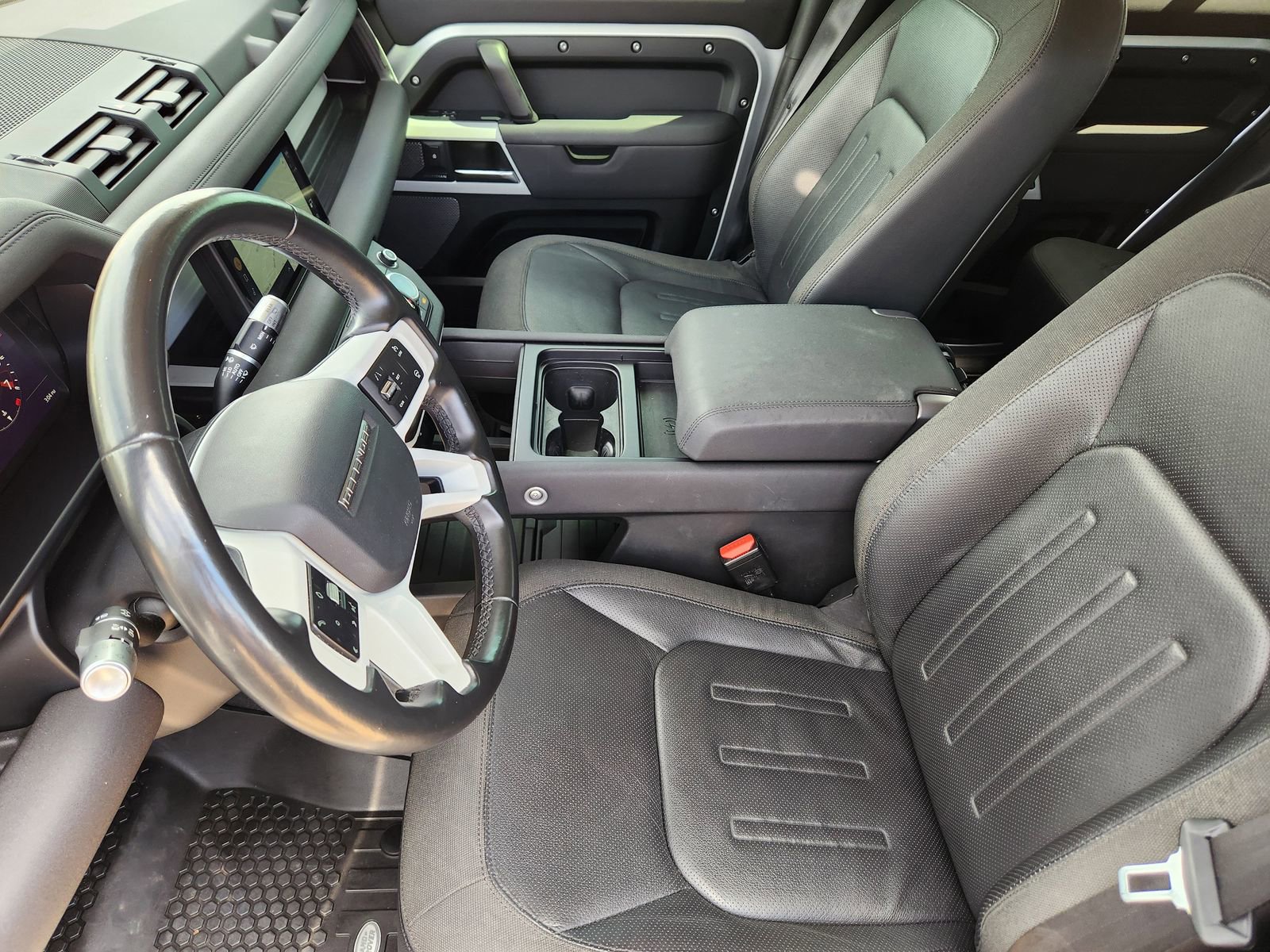 Used 2020 Land Rover Defender 110 First Edition AWD/4WD image 21