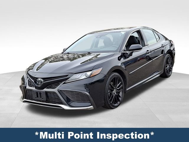 Used 2022 Toyota Camry XSE image 4