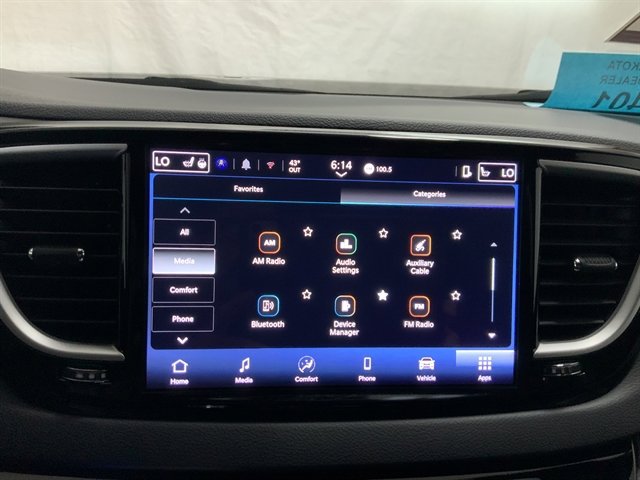 Used 2025 Chrysler Pacifica Select FWD image 41