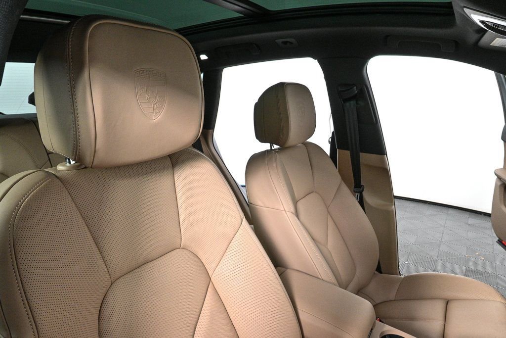 New 2026 Porsche Macan image 25