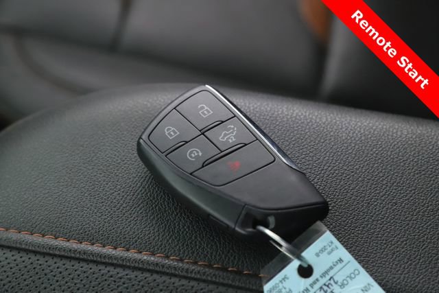 Used 2022 GMC Sierra 1500 AT4 w/ AT4 Premium Package AWD/4WD image 3