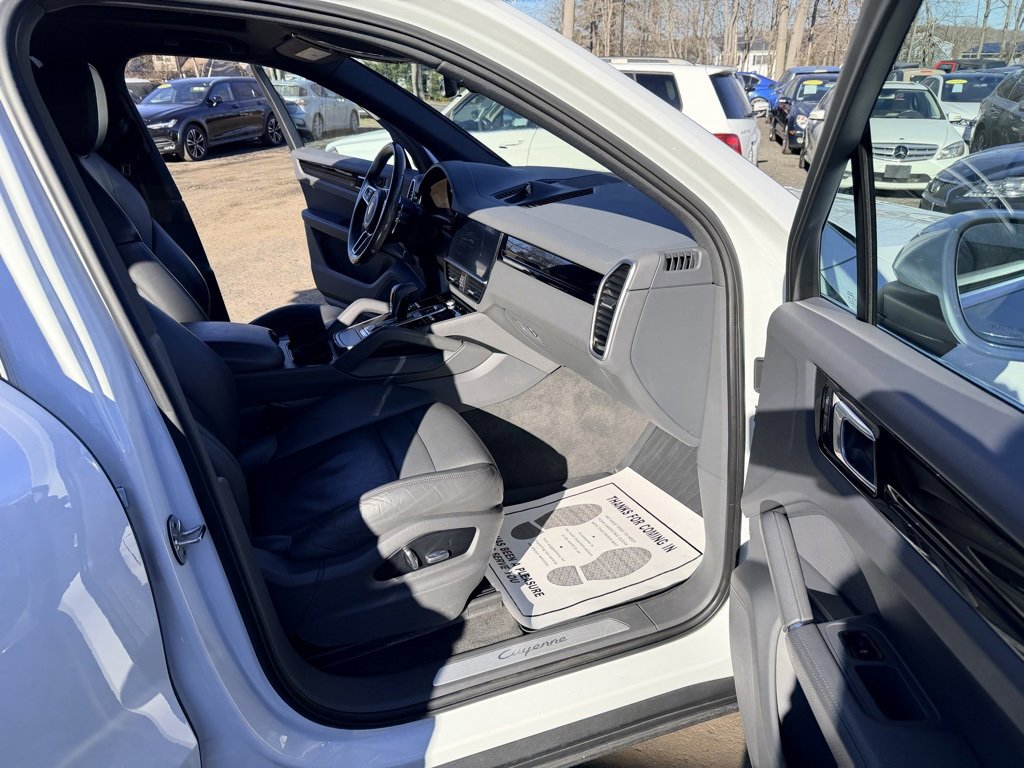 Used 2019 Porsche Cayenne image 24