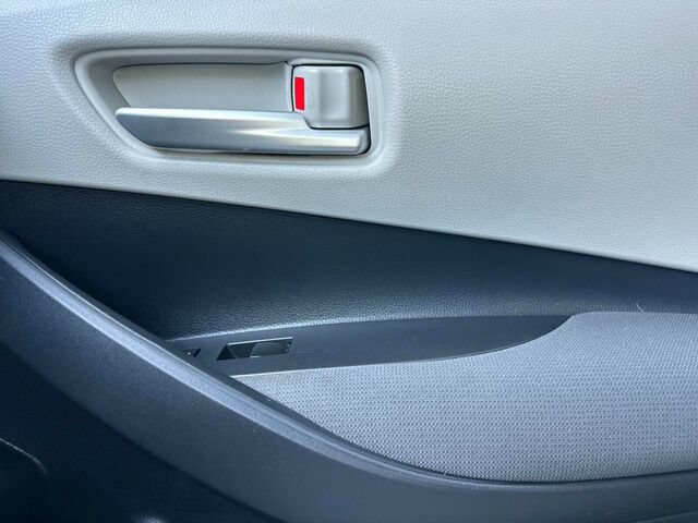 Used 2021 Toyota Corolla LE FWD image 19