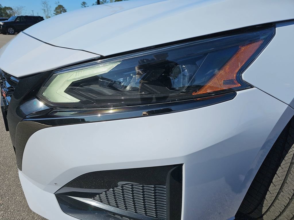 Used 2023 Nissan Altima 2.5 SR w/ SR Premium Package image 34