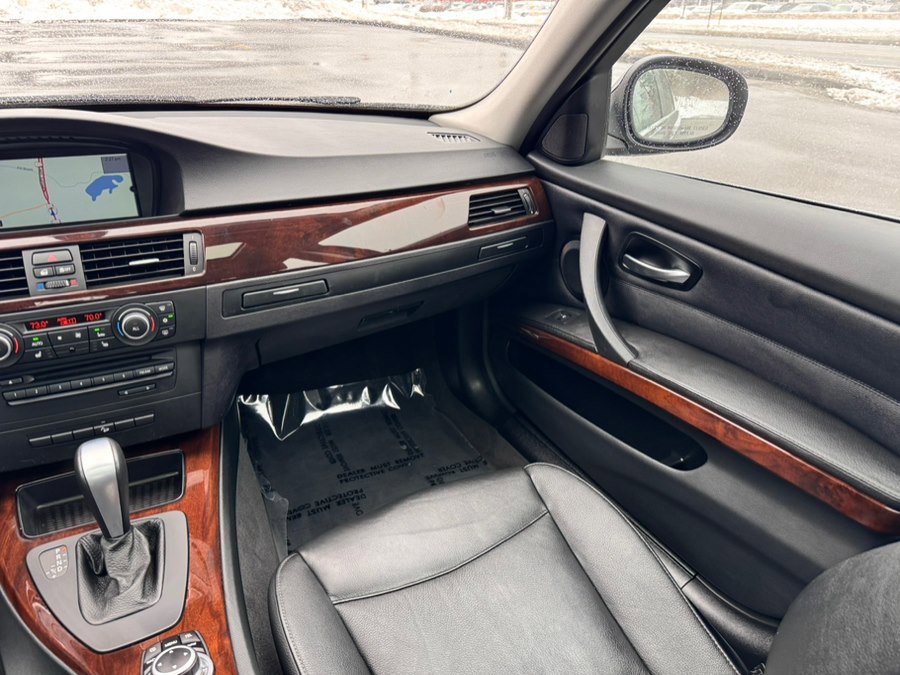 Used 2011 BMW 335i xDrive Sedan image 10