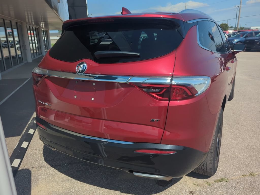 Used 2023 Buick Enclave Essence w/ Sport Touring Edition FWD image 5