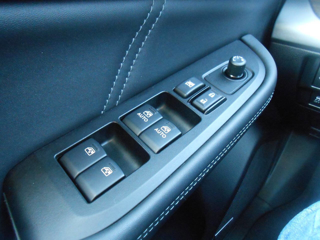 Used 2018 Subaru Outback 2.5i Limited image 23