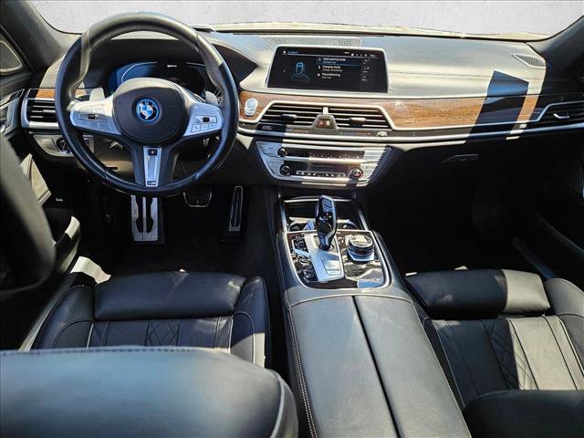 Used 2022 BMW 745e xDrive w/ M Sport Package AWD/4WD image 17