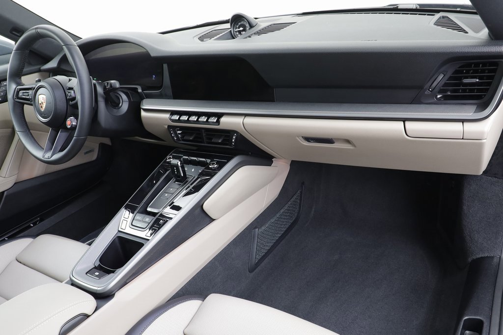 Used 2025 Porsche 911 Carrera image 24