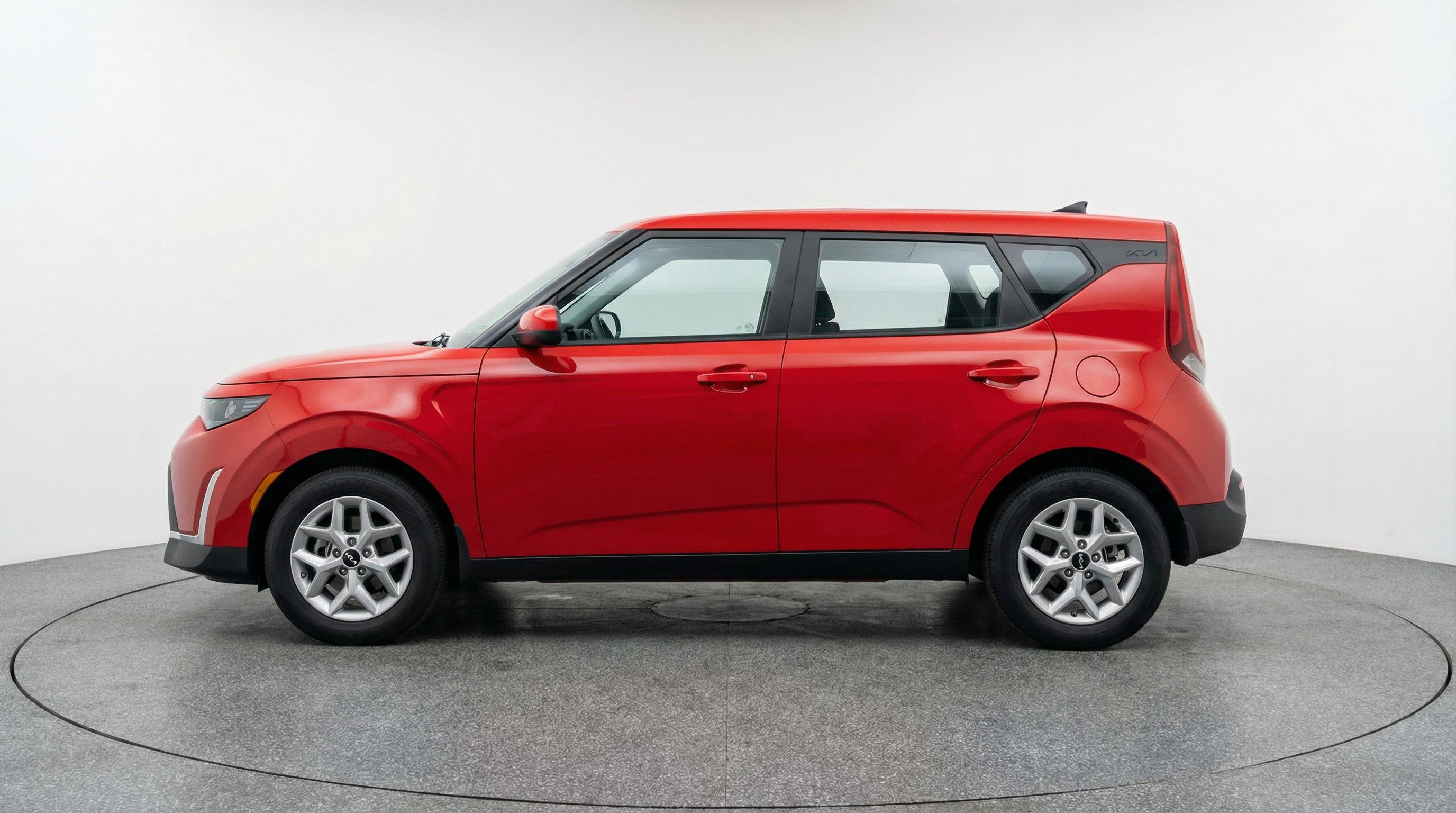 Used 2025 Kia Soul LX w/ LX Technology Package image 5