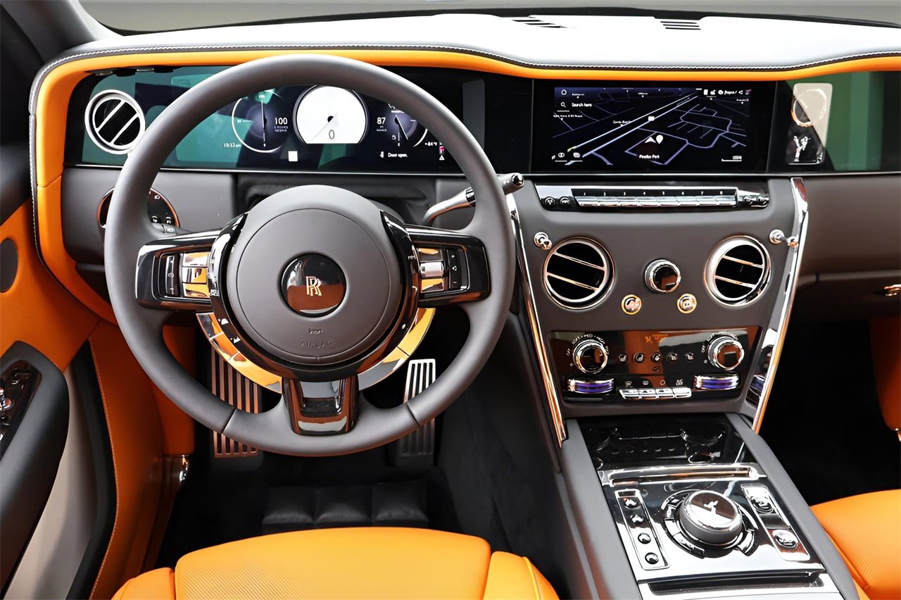 Used 2025 Rolls-Royce Cullinan image 19