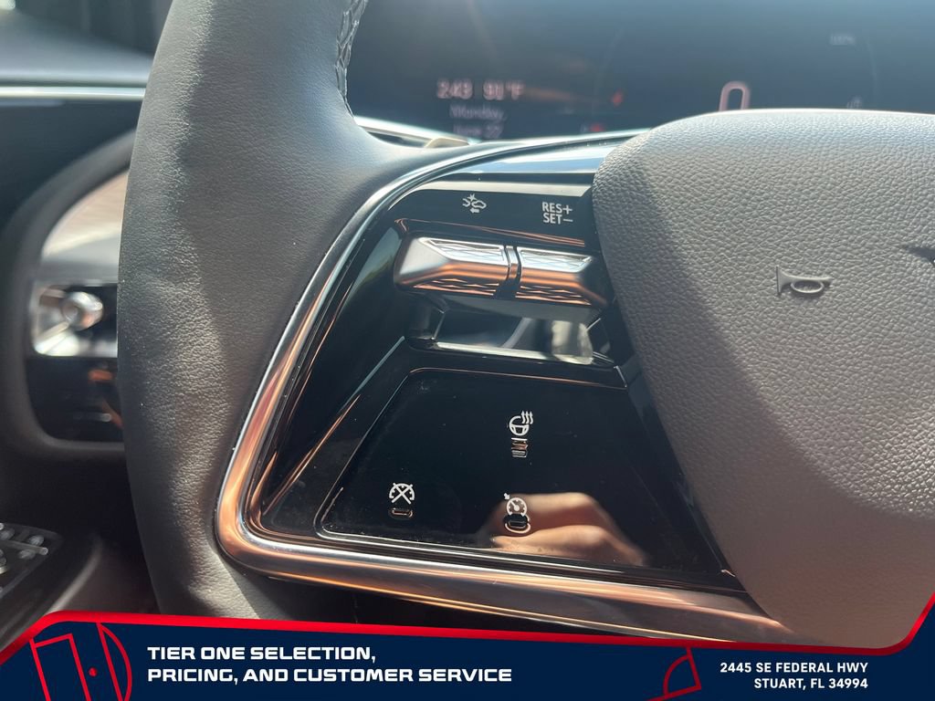 Used 2025 Cadillac Lyriq Luxury RWD image 26