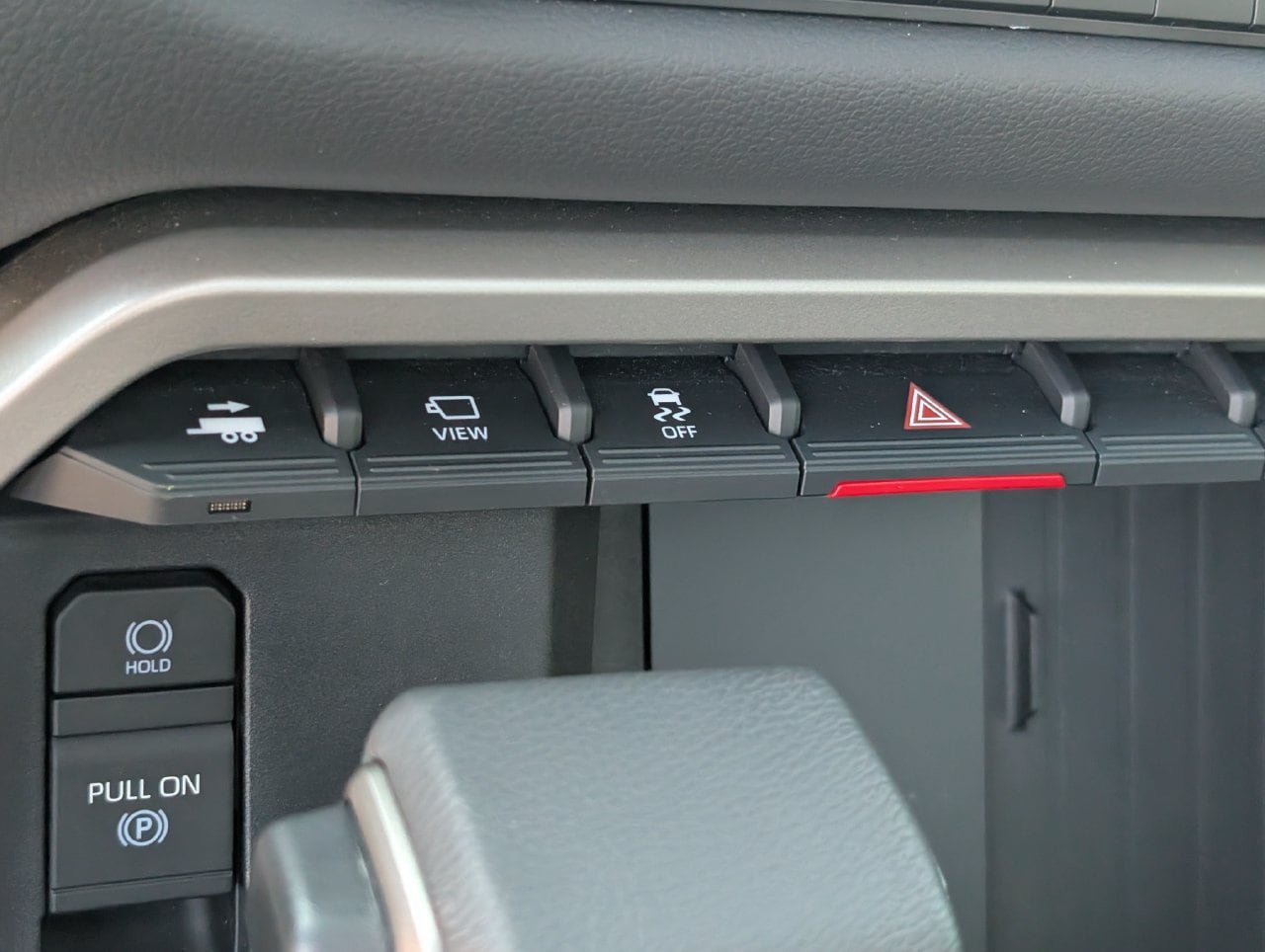 Used 2026 Toyota Tundra Limited AWD/4WD image 17