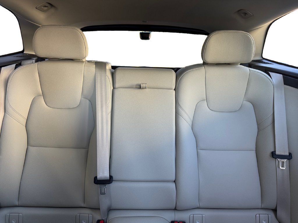 Certified 2024 Volvo XC60 B5 Core w/ Protection Package Premier AWD/4WD image 25