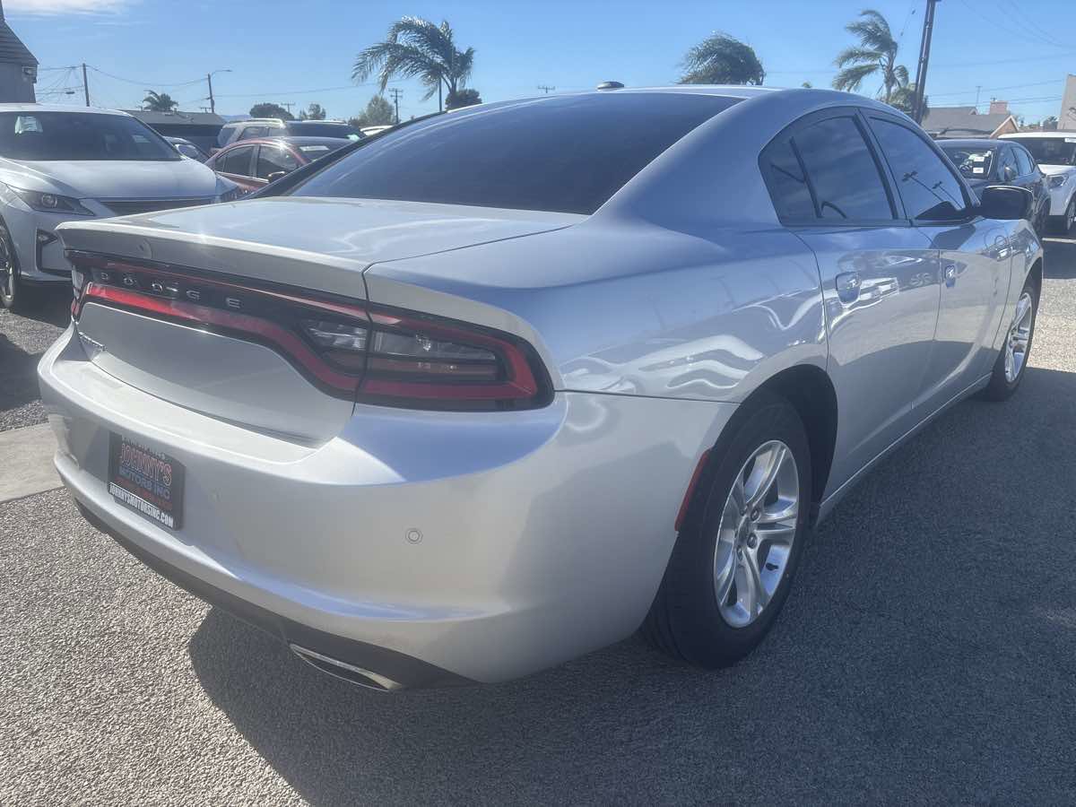 Used 2021 Dodge Charger SXT w/ Leather Interior Group image 5