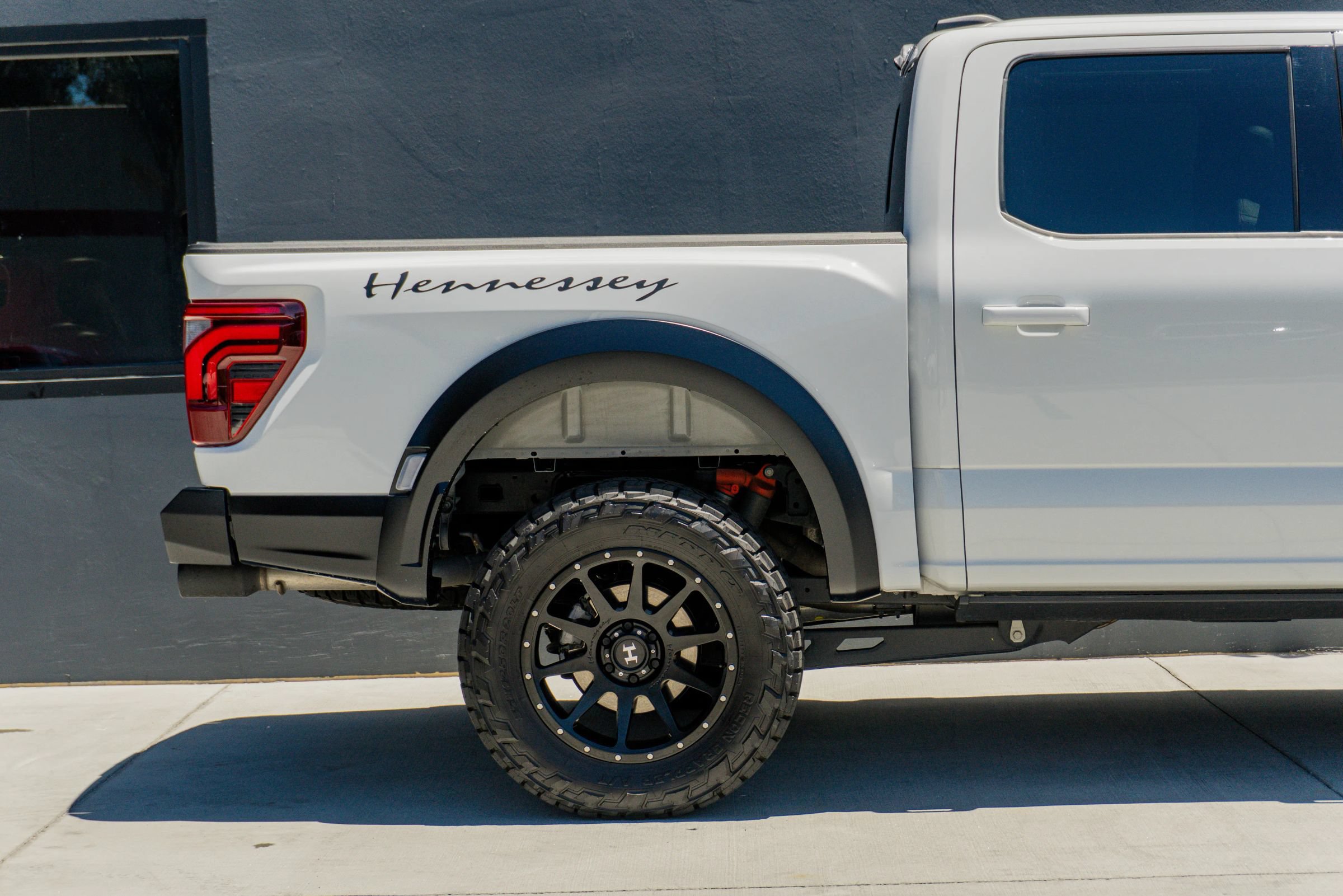 Used 2025 Ford F150 Raptor AWD/4WD image 42