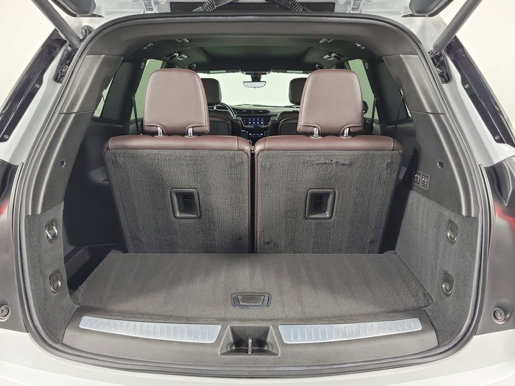Used 2024 Cadillac XT6 Premium Luxury w/ Technology Package FWD image 8