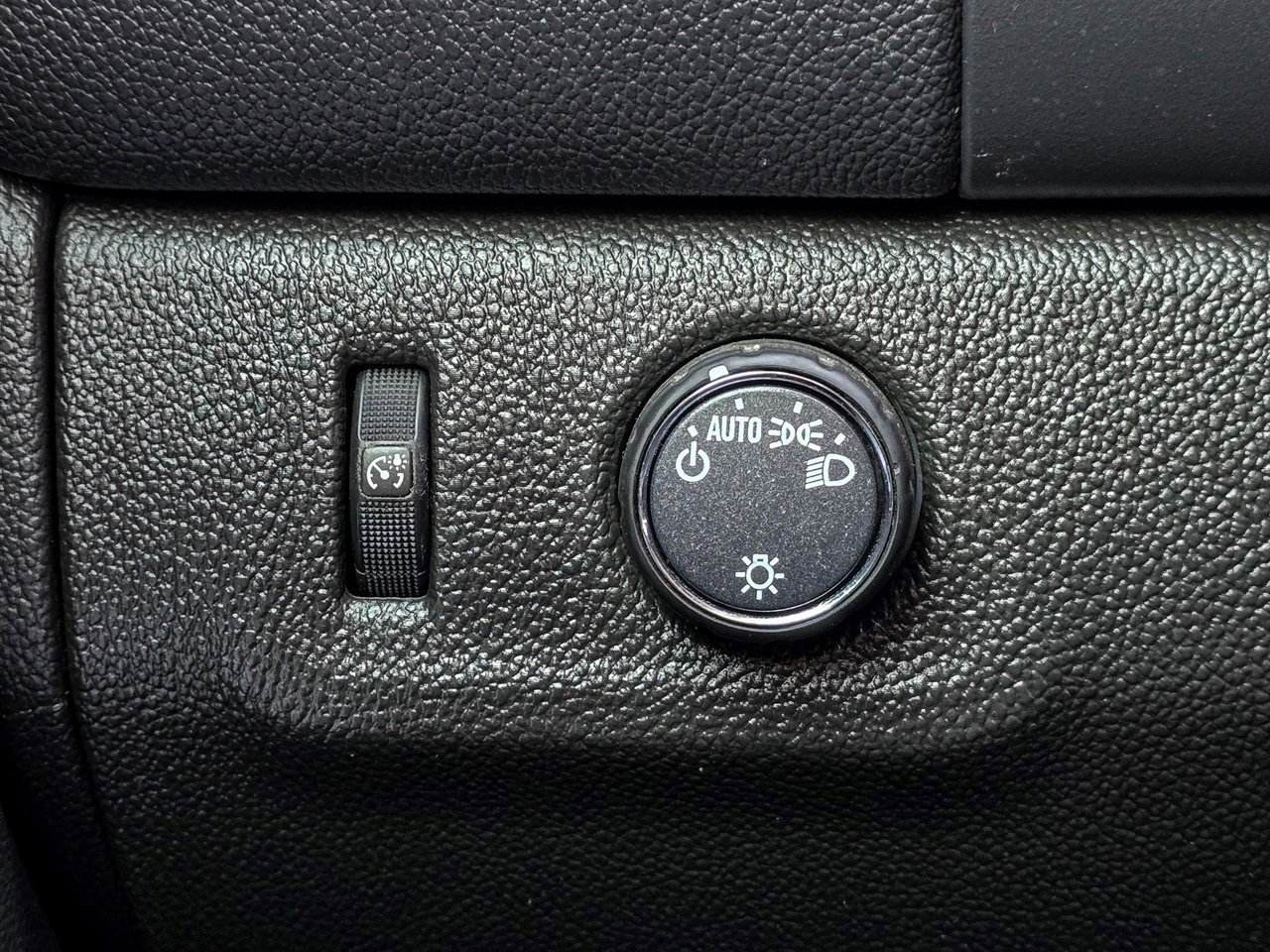 Certified 2022 Chevrolet Colorado LT w/ Fleet Safety Package image 29