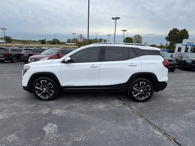 Certified 2022 GMC Terrain SLT image 2