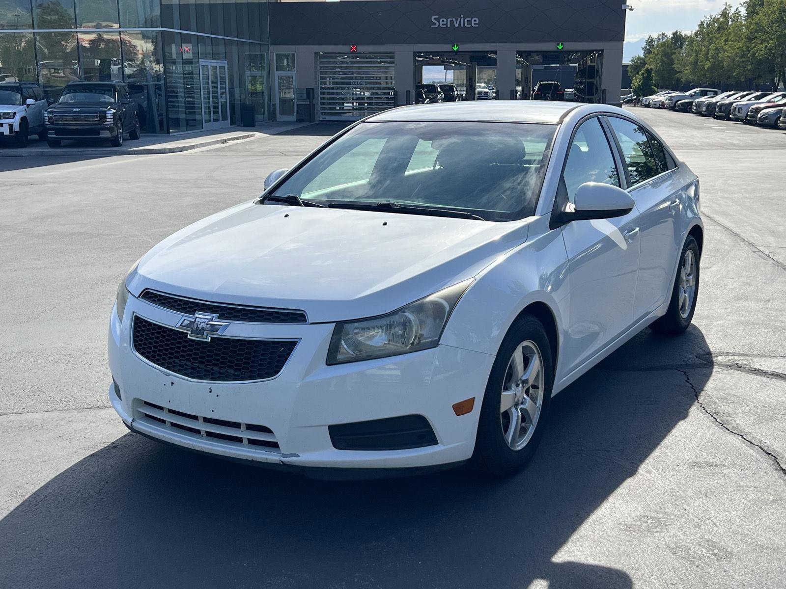 Used 2014 Chevrolet Cruze LT FWD image 2
