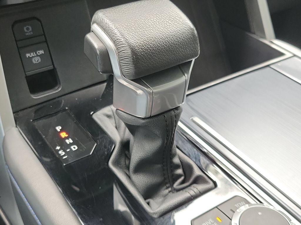 Used 2024 Toyota Tundra Platinum AWD/4WD image 30