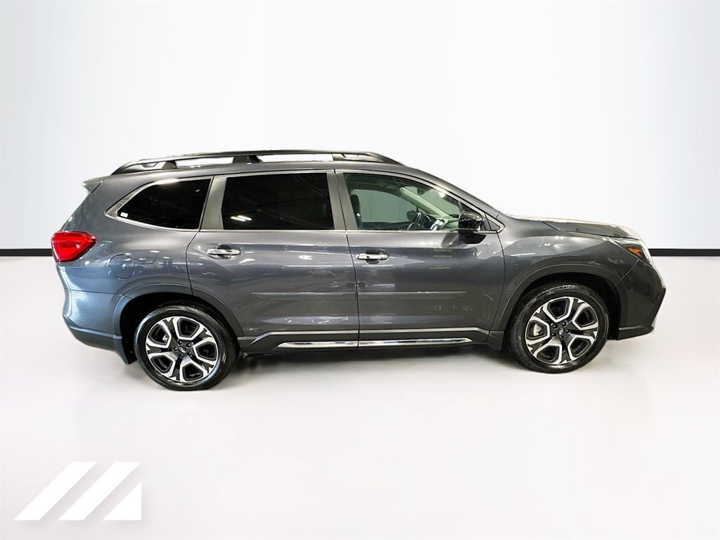 Used 2025 Subaru Ascent Touring AWD/4WD image 4