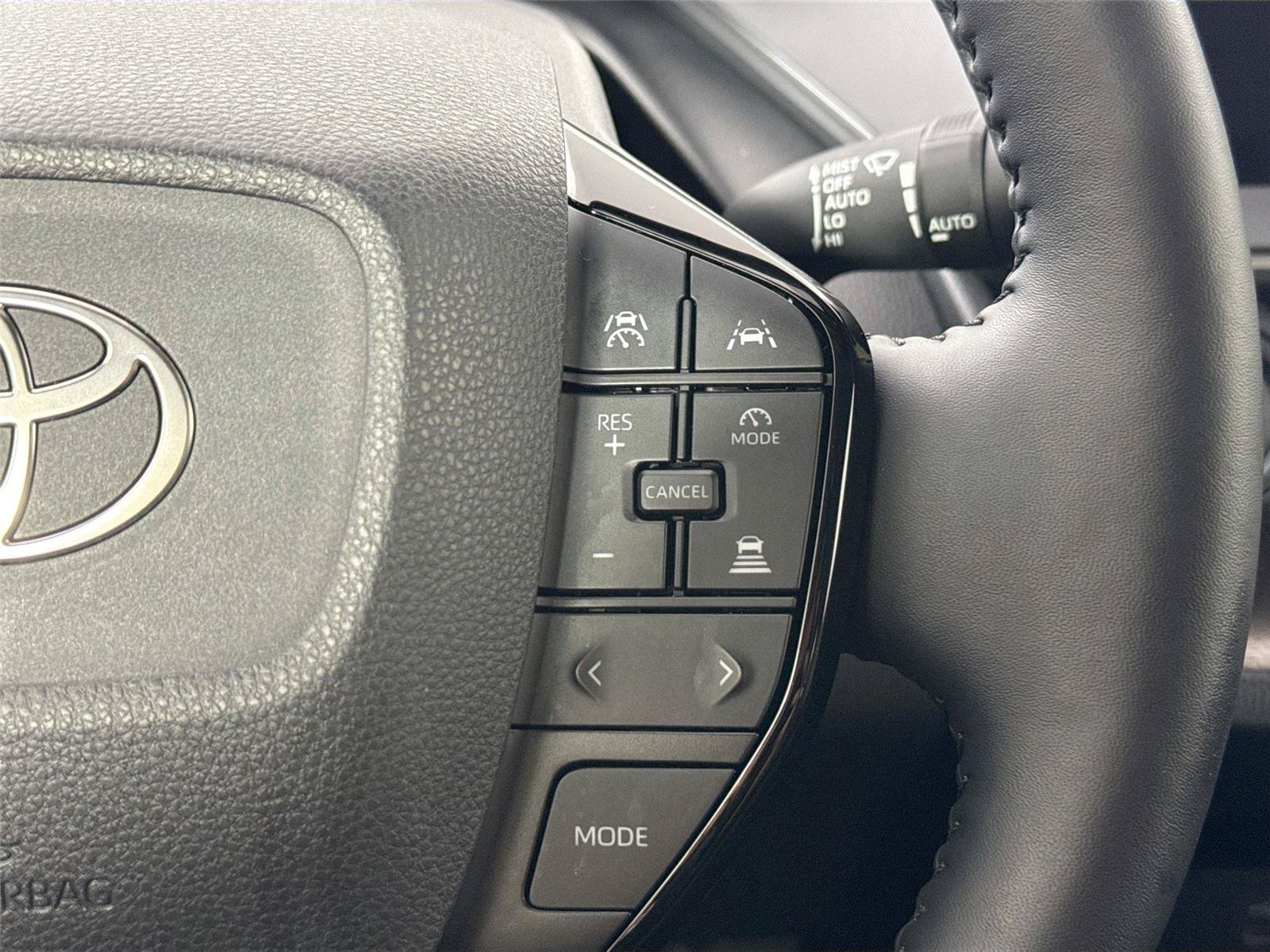 Certified 2025 Toyota Prius XLE FWD image 20