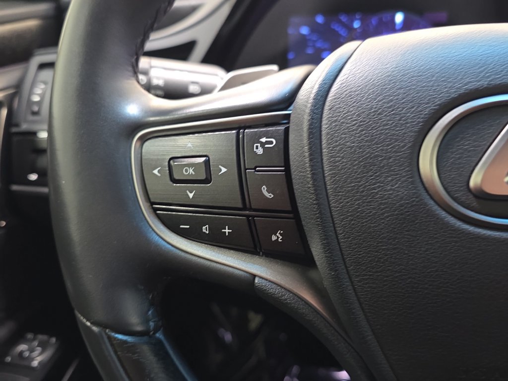 Used 2024 Lexus ES 350 Ultra Luxury w/ Accessory Package (Z2) FWD image 16