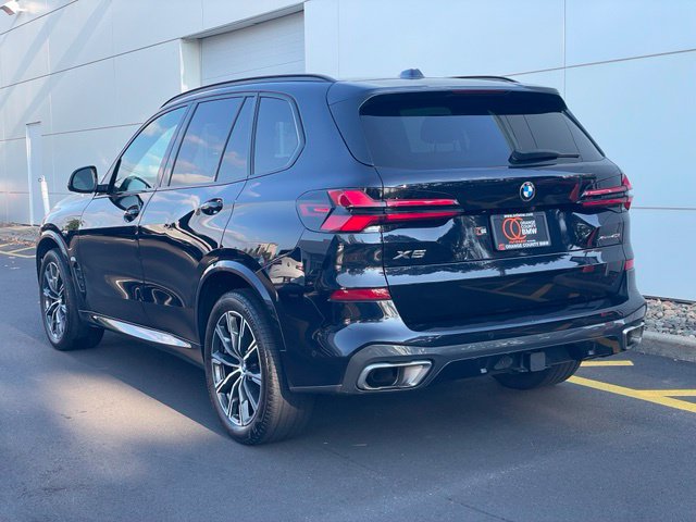Used 2024 BMW X5 xDrive40i w/ M Sport Package AWD/4WD image 5