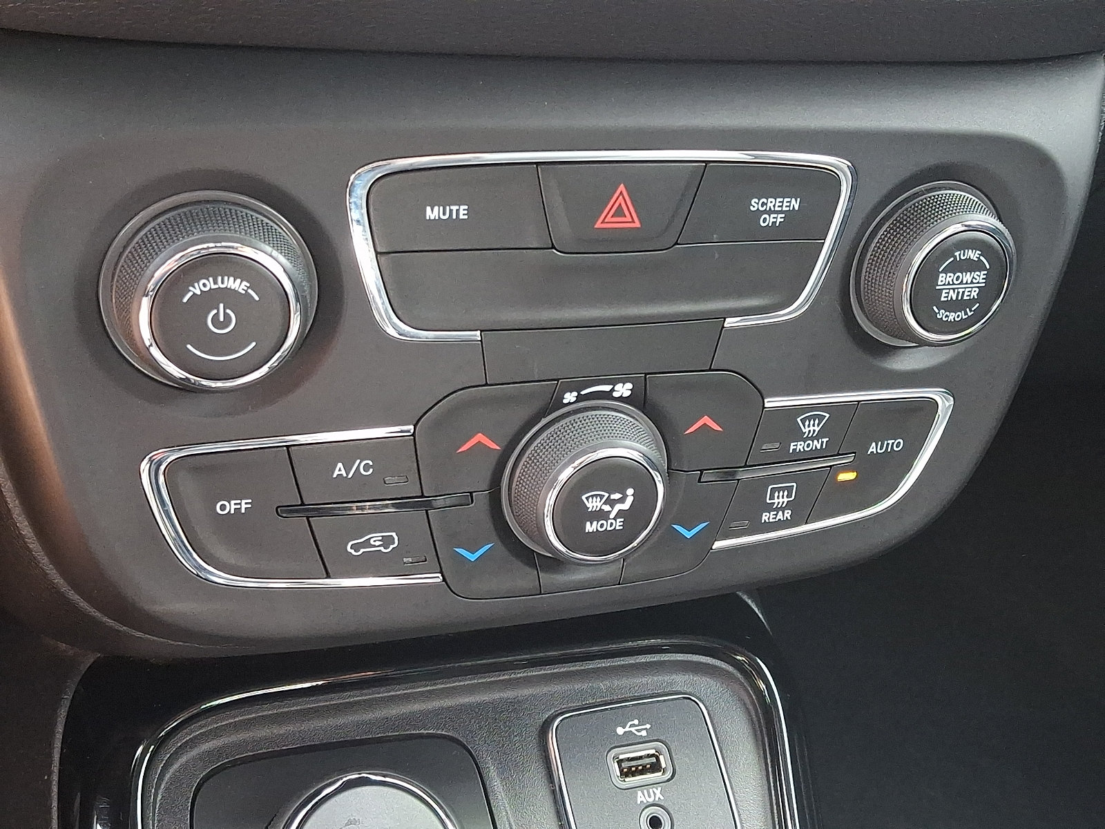 Used 2019 Jeep Compass Limited AWD/4WD image 16