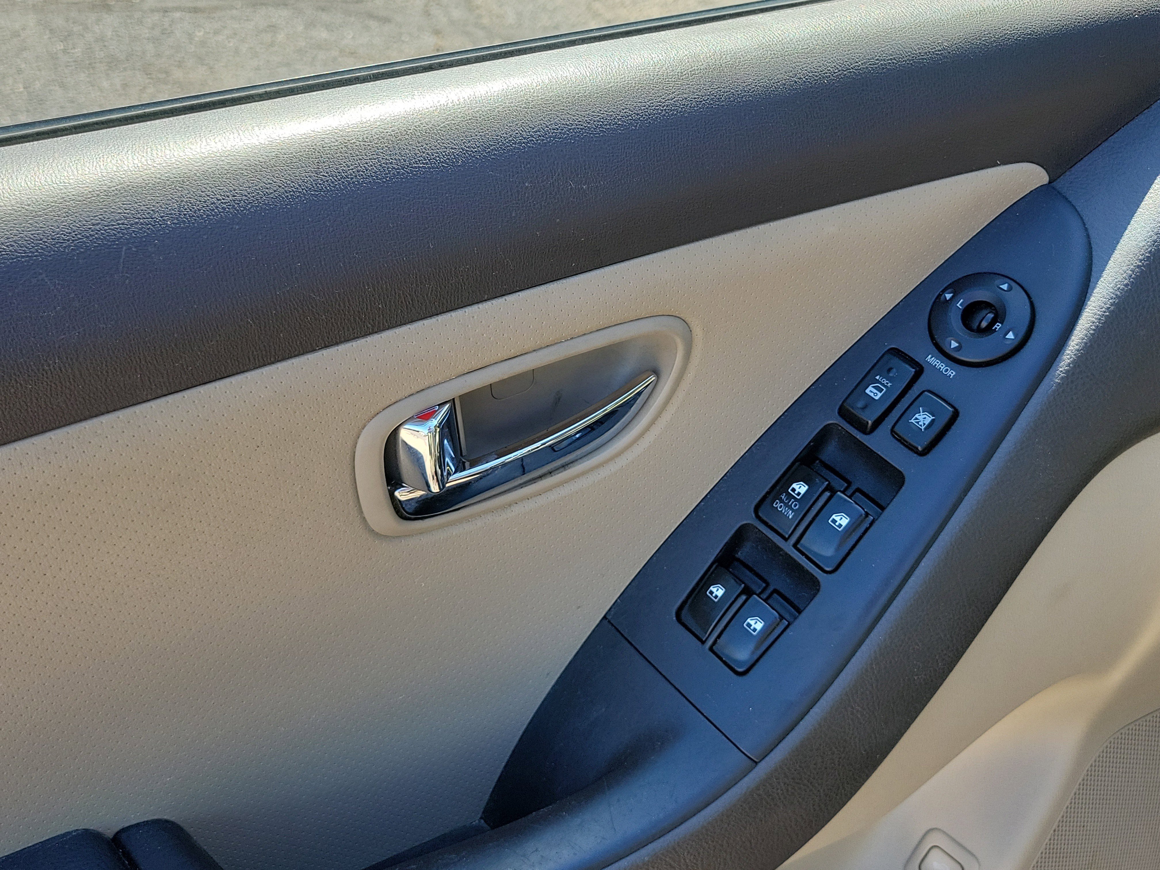 Used 2010 Hyundai Elantra GLS FWD image 22
