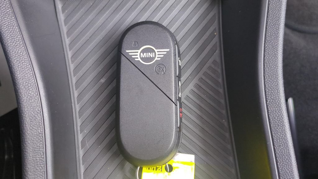 Used 2025 MINI Cooper S FWD image 22
