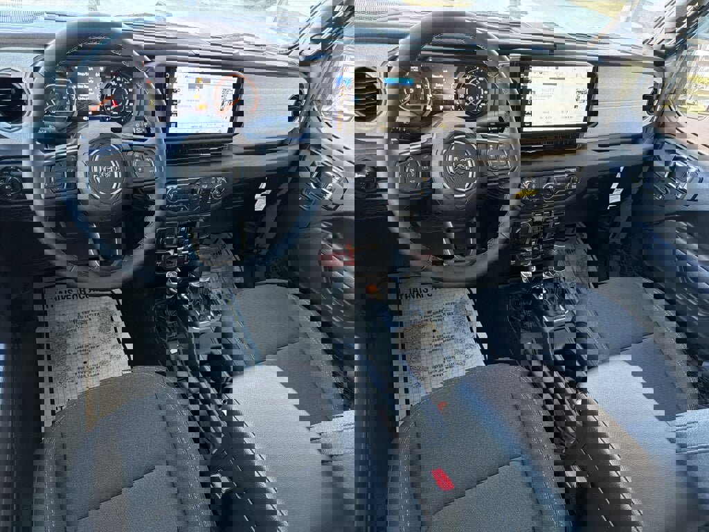 New 2025 Jeep Gladiator Willys image 17